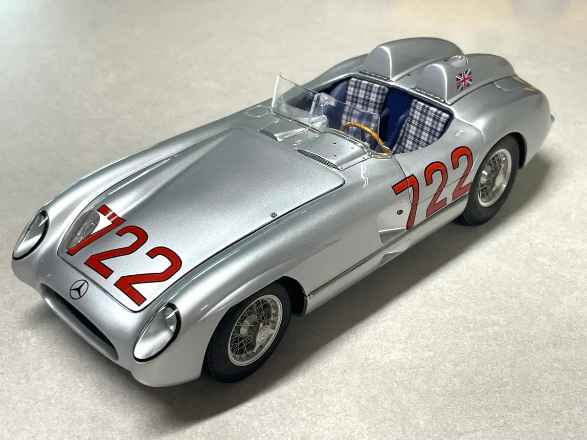 [CMC 1:18] 메르세데스-벤츠 300 SLR #722 (1955 Mille Miglia Winner)