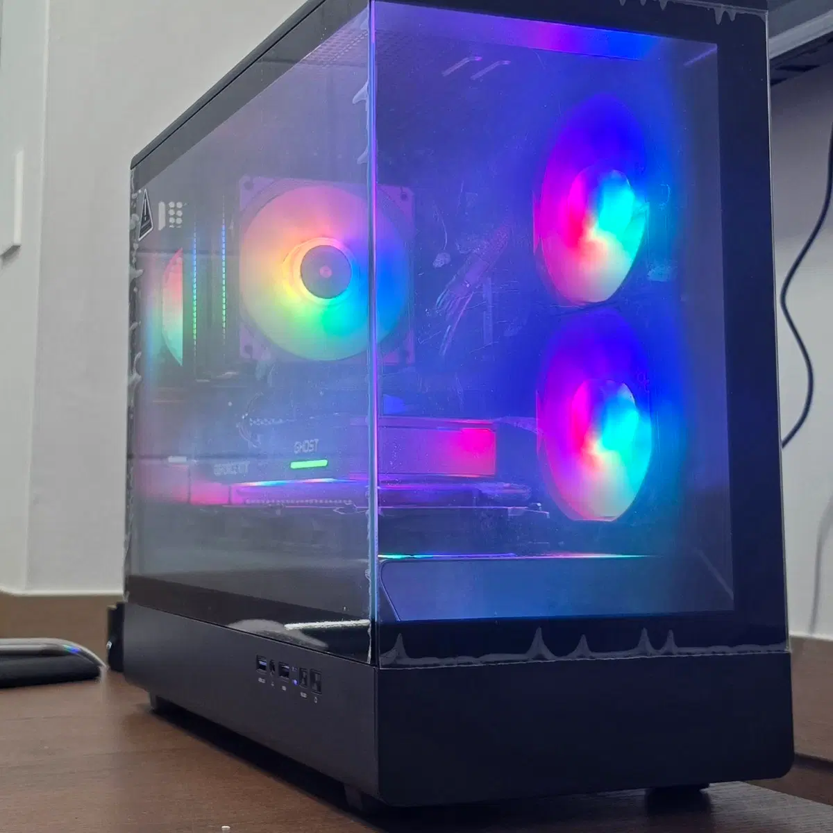 215만원 미개봉 신품 게이밍 PC 판매합니다 (7500F, RTX5060, 16GB, 1TB)