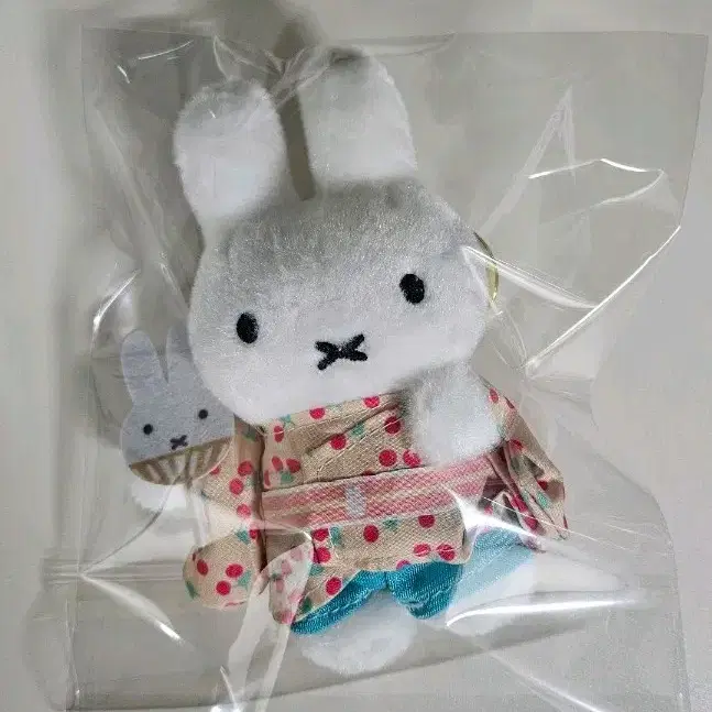 미피 토끼 인형 키링 벚꽃 무늬