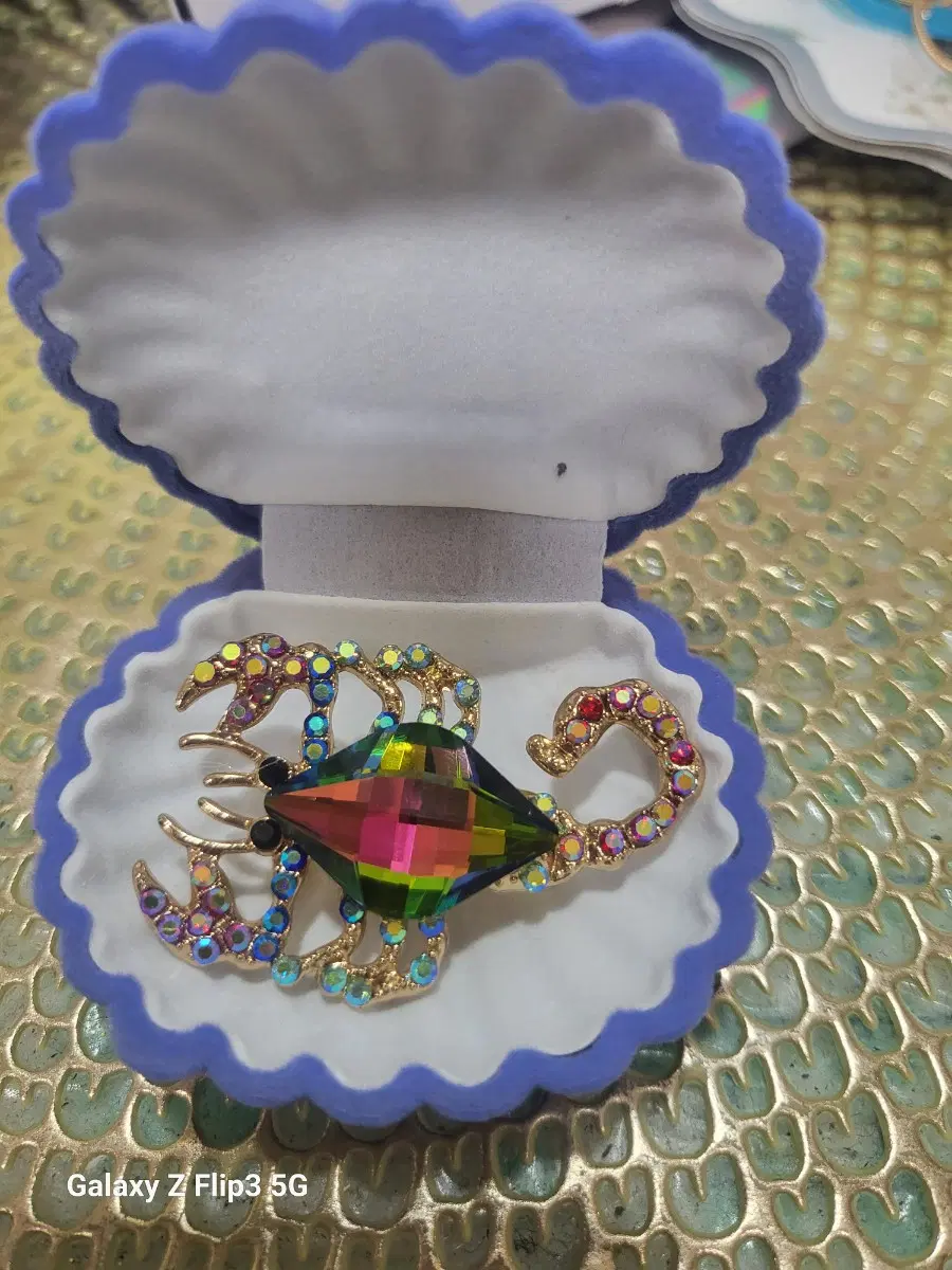 전갈 브롯치