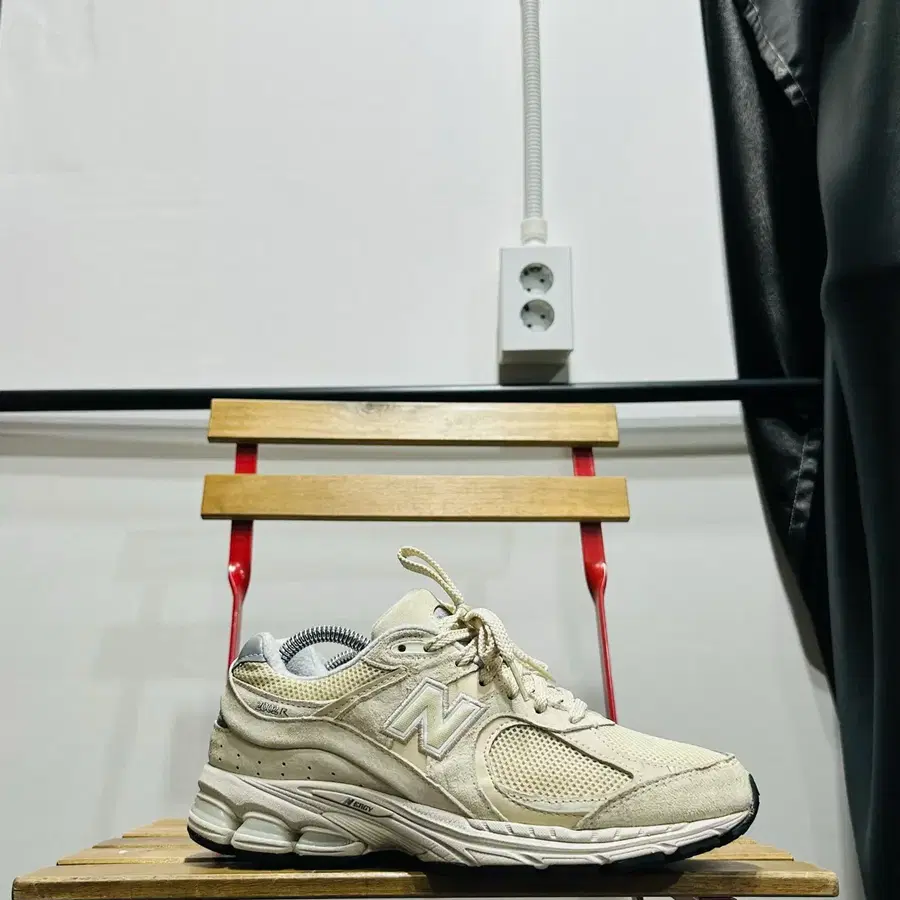 265) 뉴발란스 런닝화 남성 베이지 신발 2002R 베이지 본