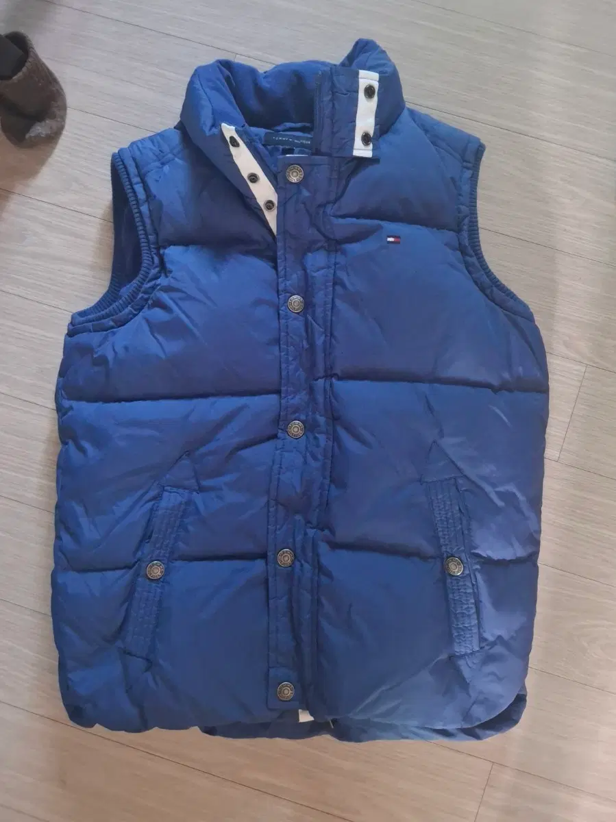 타미힐피거 패딩조끼 120