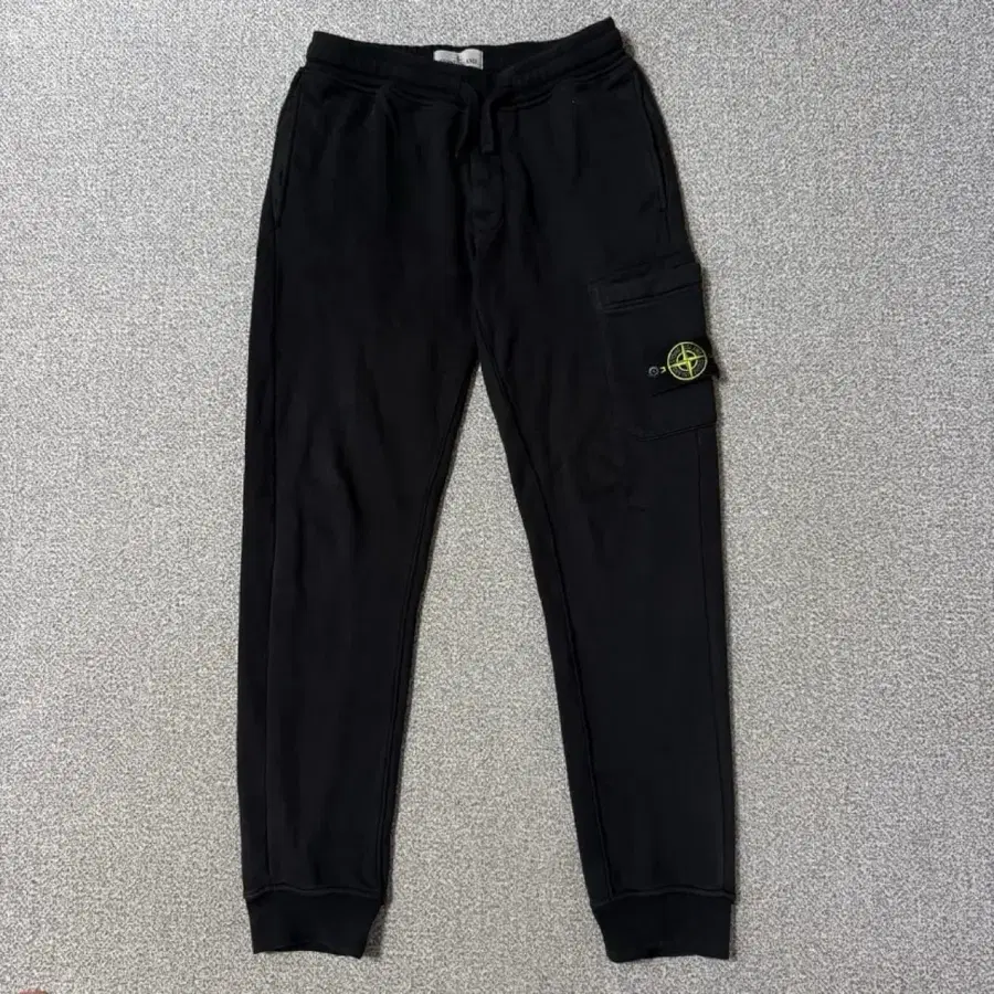 Stone Island 스톤아일랜드 조거팬츠 S