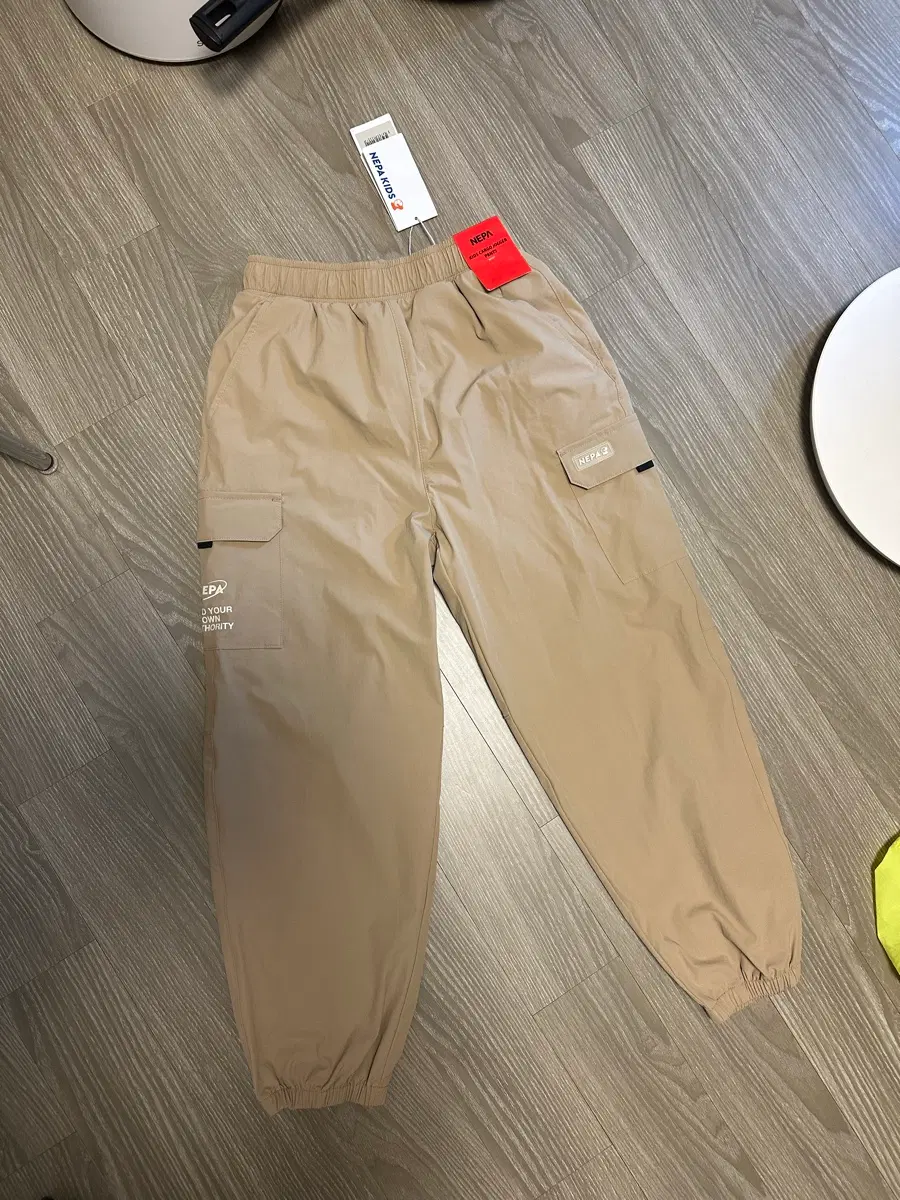 네파 키즈 바지(새상품)베이지,카키 2가지 색상