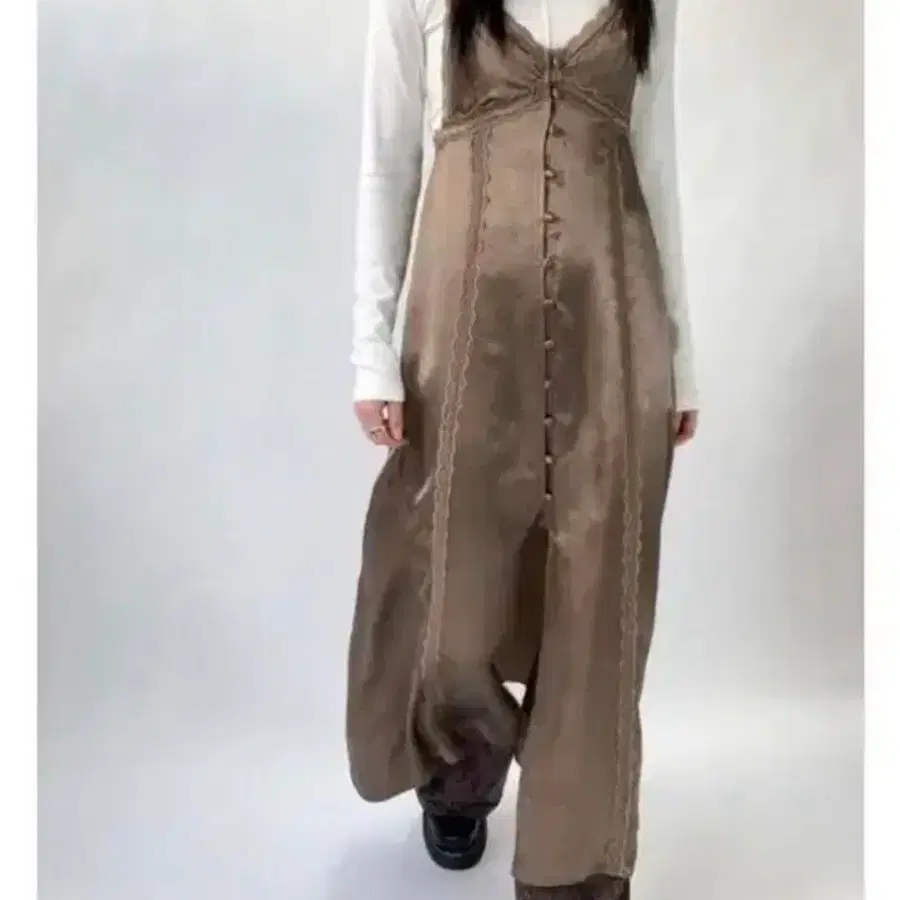 [s] 루루서울 이터널 레이스 새틴 롱 드레스 원피스 모카