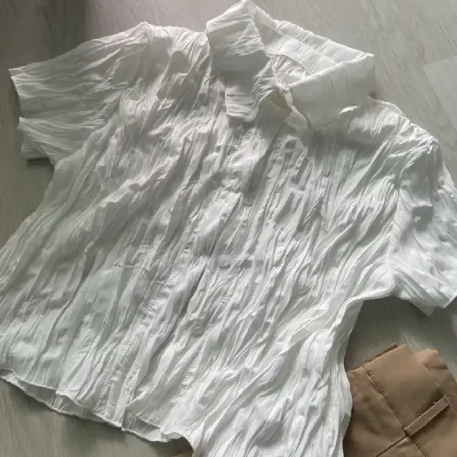 모던어스 카라 주름 링클 크롭 셔츠 블라우스