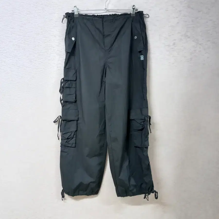 B9-9/PIPPET 밑단끈조절 블랙 카고 와이드팬츠 봄가을 남성