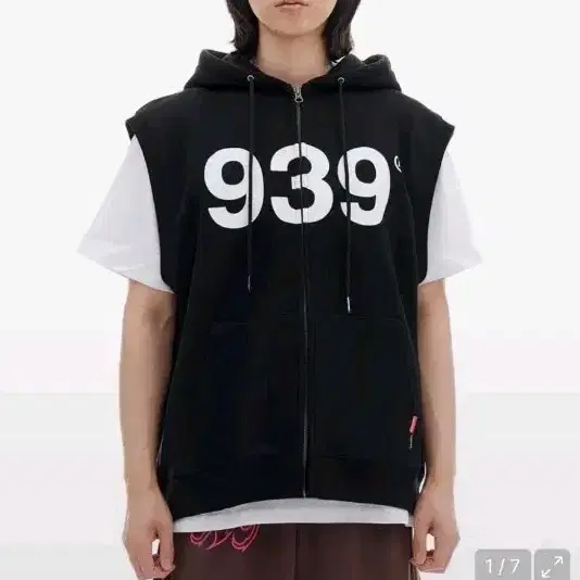 아카이브볼드 939 로고 후드 집업 슬리브리스 블랙