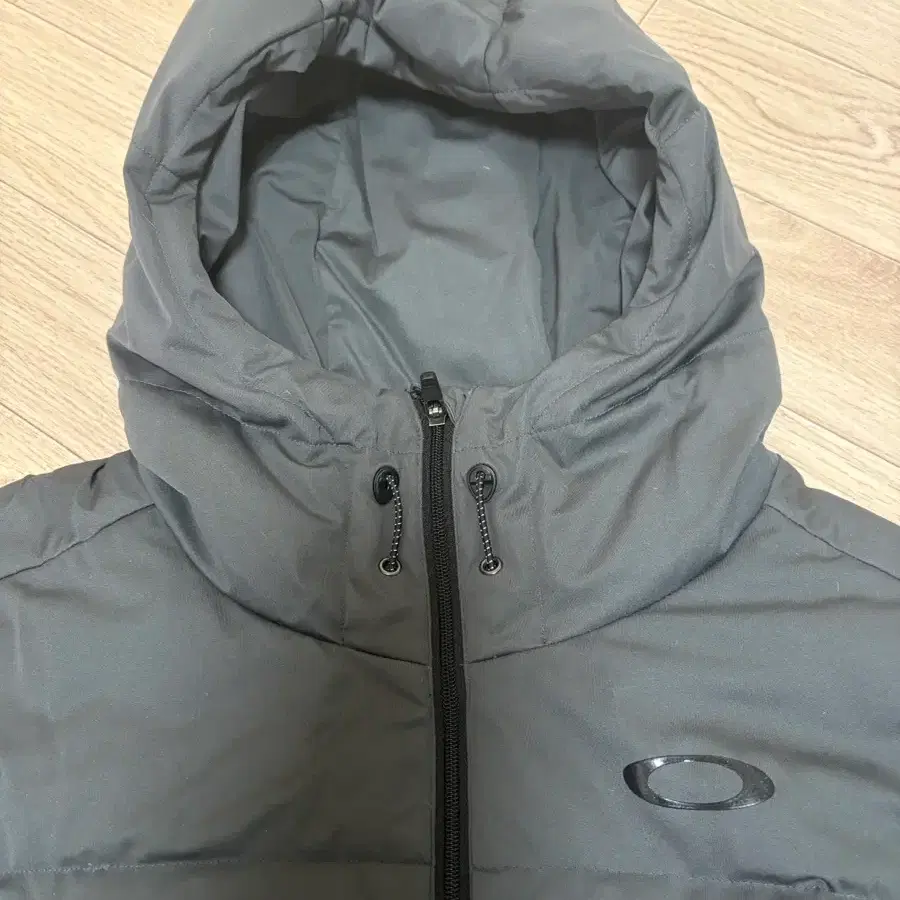 오클리 덕다운 경량패딩 xl