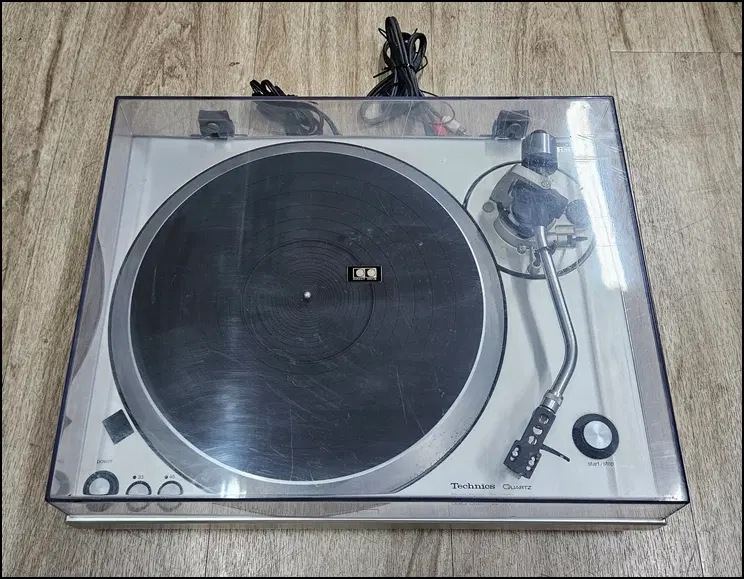 [중고] 테크닉스(Technics) SL-1501 쿼츠 다이렉트 드라이브 턴테이블 (바늘 없음)