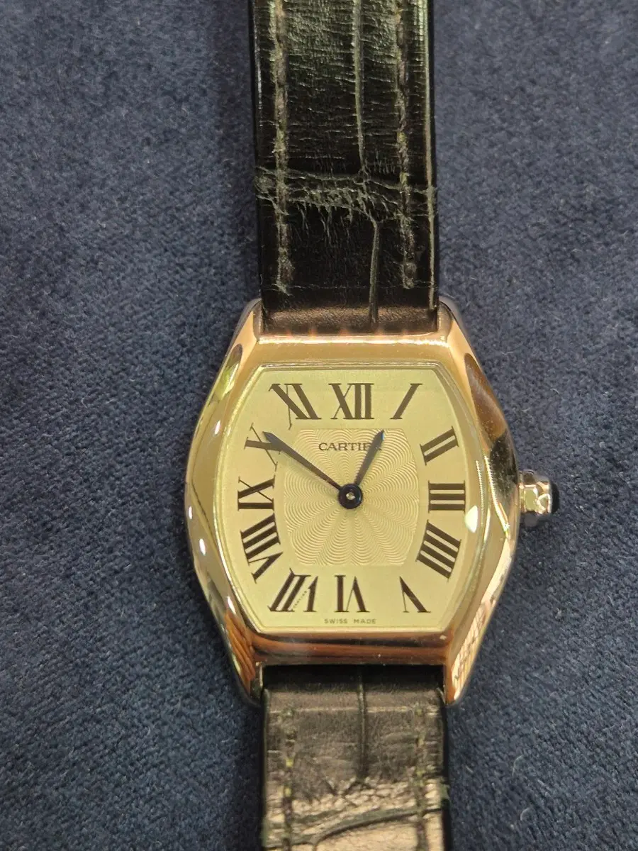 까르띠에 토르튀 (Cartier Tortue) 18K 화이트 골드금통 24mm (수동)