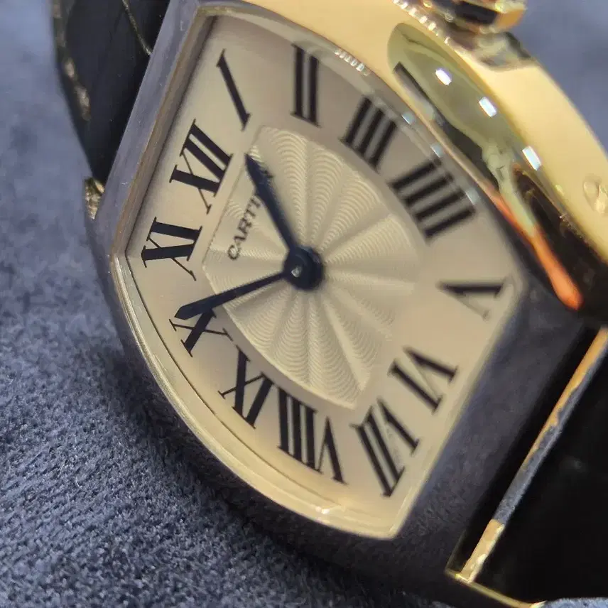 까르띠에 토르튀 (Cartier Tortue) 18K 화이트 골드금통 24mm (수동) 사진 2