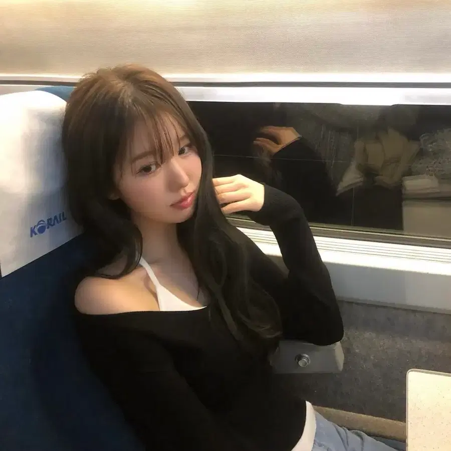 르브아 revoir 슬림 브이 니트(블랙_새상품)