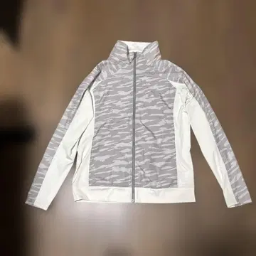 [새상품급] 언더아머 트랙 자켓 XL 화이트 카모플라주 골프
