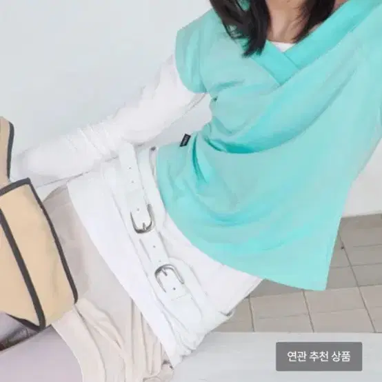 세릭 브이넥 래글런하프탑 민트