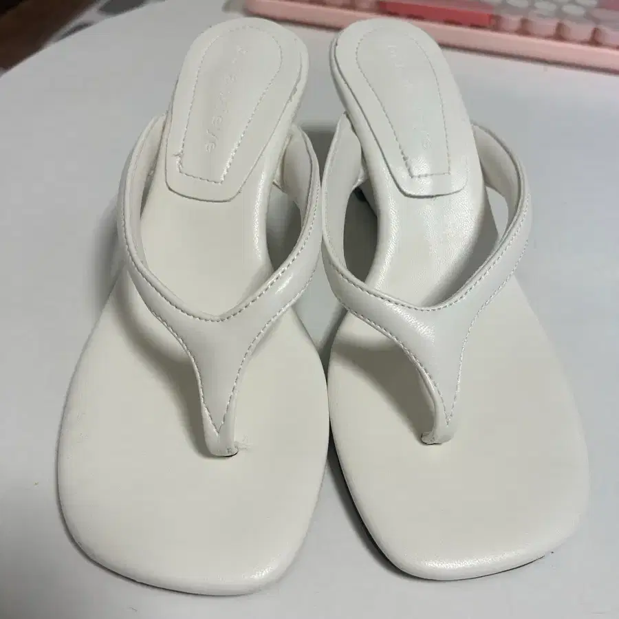 화이트 스퀘어 쪼리