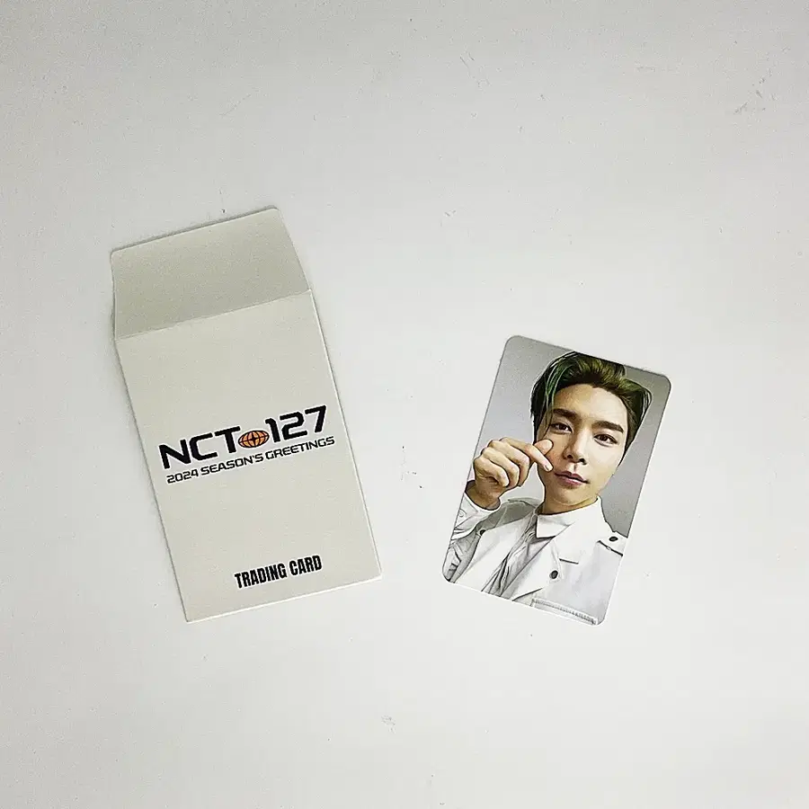 엔시티127 쟈니 2024 시즌그리팅 포토카드 트레이딩카드 B 1 NCT127 JOHNNY 2024 SEASON'S GREETINGS PHOTOCARD B 1