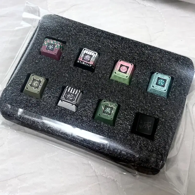 새상품) 귀멸의칼날 귀칼 무한성 홍대 팝업스토어 한정판 키캡 세트 양도합니다 기유 시노부 미츠리 무이치로