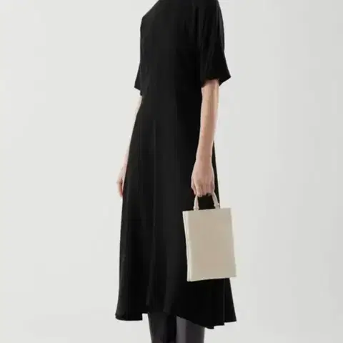 코스 블랙 롱 에이라인 원피스 맥시드레스 올드머니룩 하객룩 비스코스100