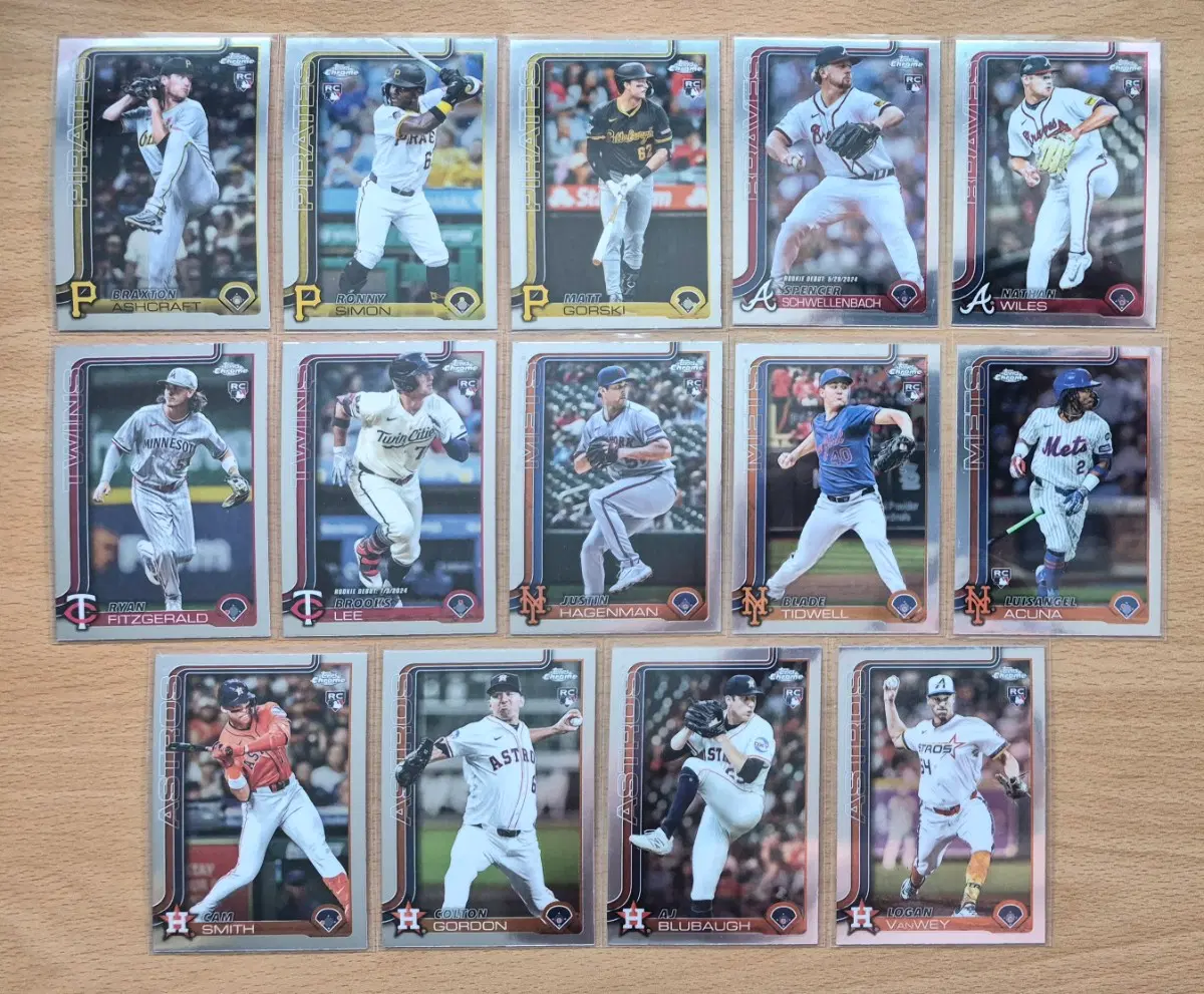 MLB 2025 탑스크롬 루키카드 28장랏 판매합니다.