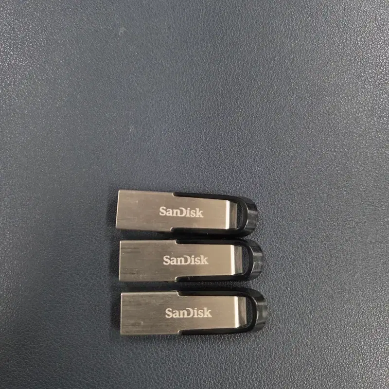 샌디스크 울트라 플레어 usb 3.0 512기가 (총 3개)