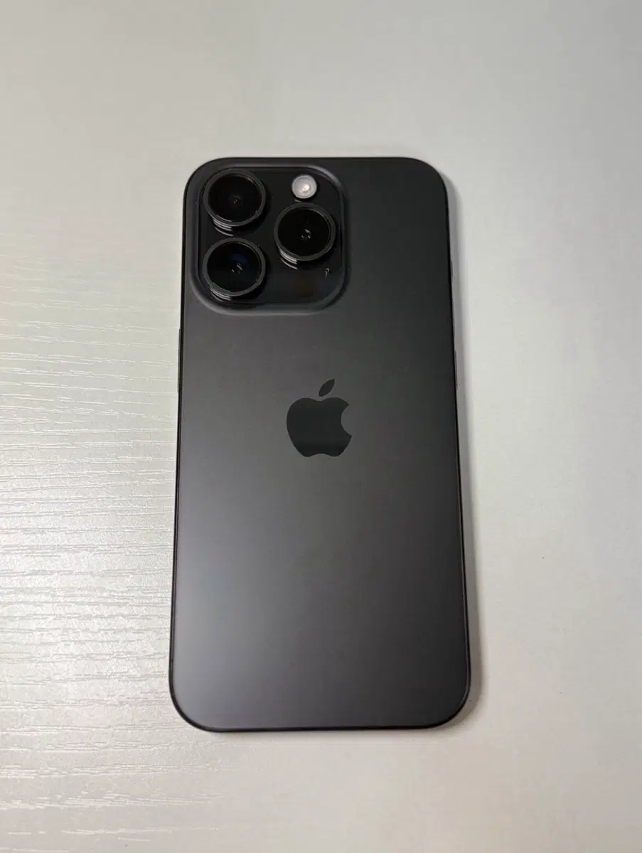 아이폰 15 Pro 128GB 블랙티타늄 풀박스 배터리 89%