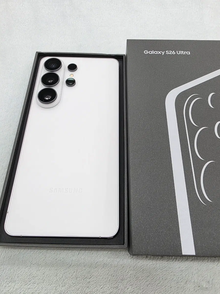 갤럭시S26울트라화이트256GB 미사용새폰(단순개봉)사진그대로 무기스 무결점