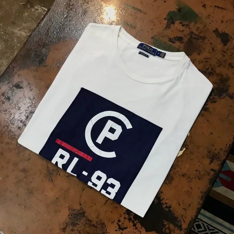 폴로랄프로렌 PRL 로고 화이트 숏 슬리브 반팔티 남성 105