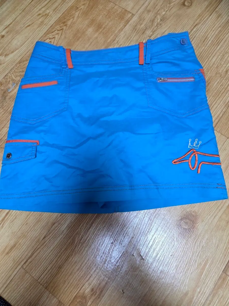 골프웨어 루이까스텔 골프치마