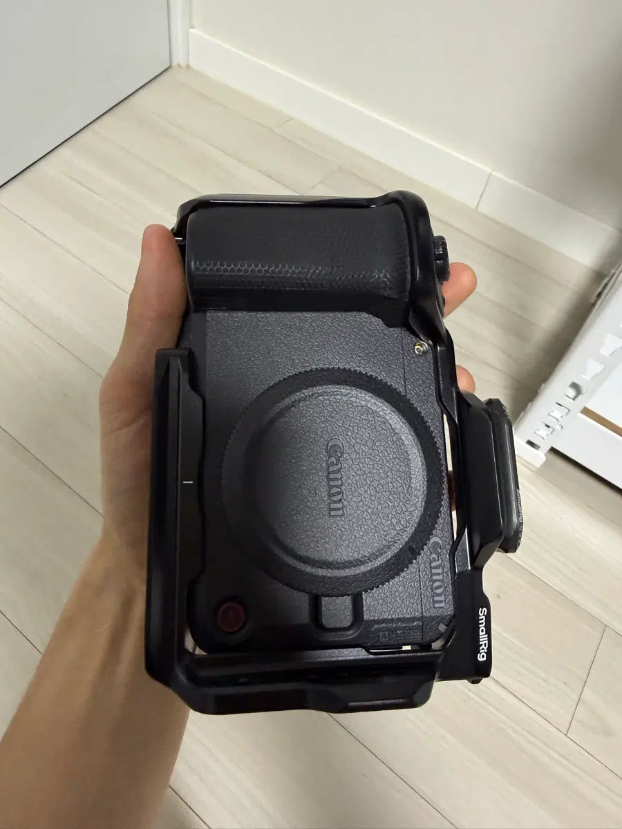 신품급 스킨작업한 R6V 판매합니다.