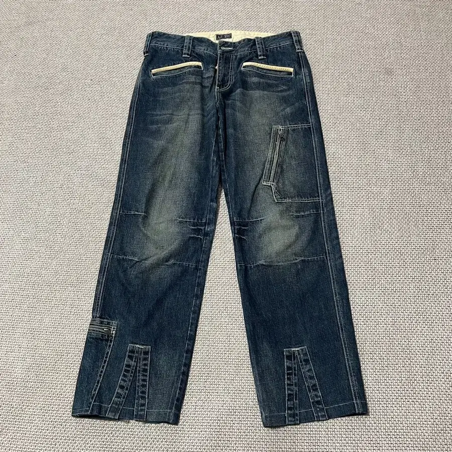 33 알마니 진스 빈티지스타일 데님 청바지 B.7380