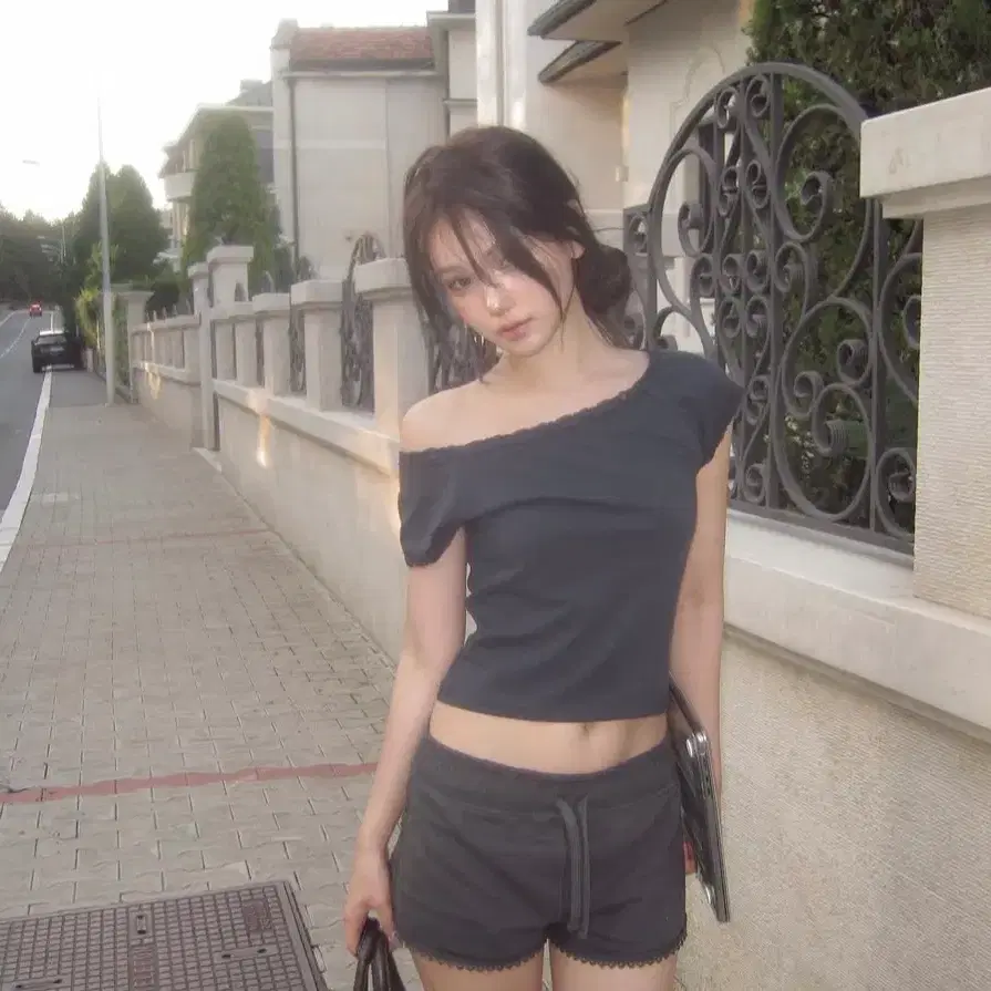 Amelia village 아멜리아 빌리지 Tansy Lace Sweat Shorts (Charcoal)