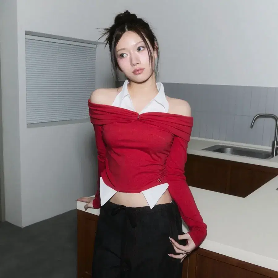 체리퀴리 셔츠 레이어드 오프 숄더 탑 레드
