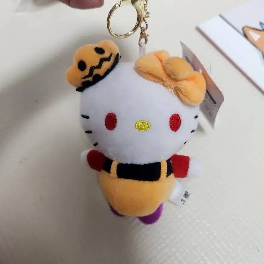 할로원 키티 키링 새상품