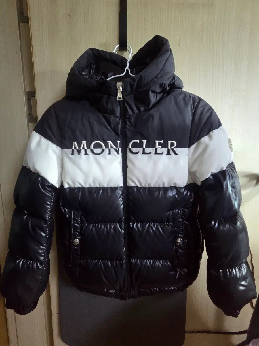 몽클레어키즈 10y 패딩