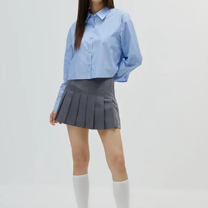스파오 파인코튼 크롭셔츠