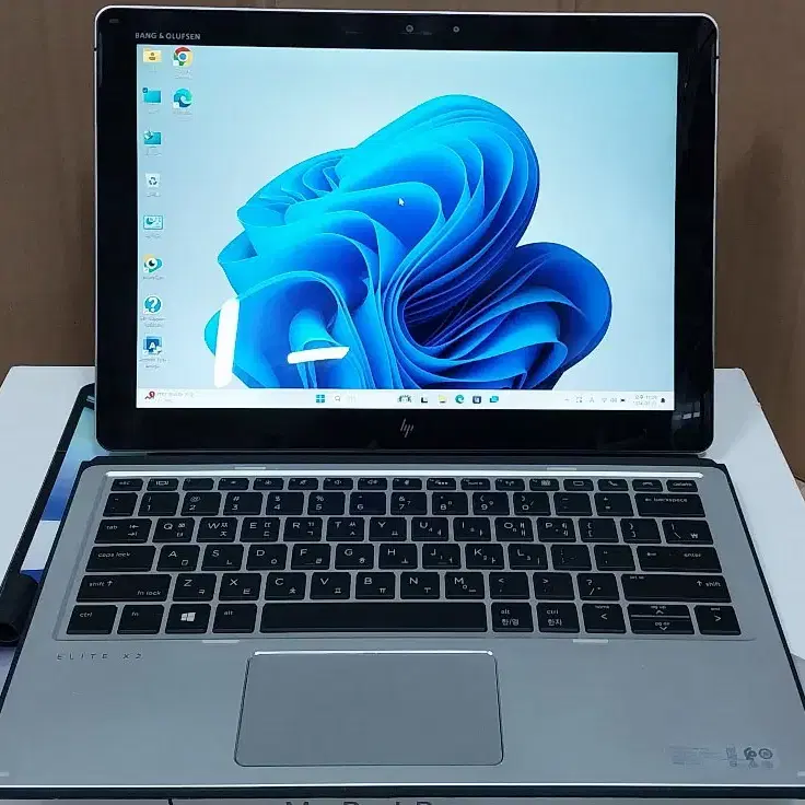 노트북과 태블릿 기능을 동시에! HP ELITE X2 1012 G2! 7세대 i5, 8G, NVMe 256G! W11 자동영구인증!