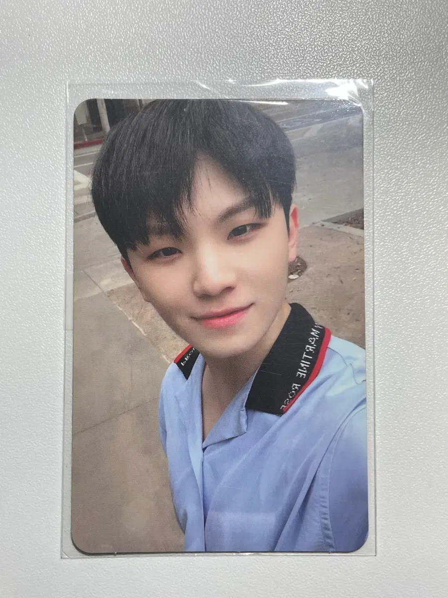세븐틴 우지 헹가래 포카