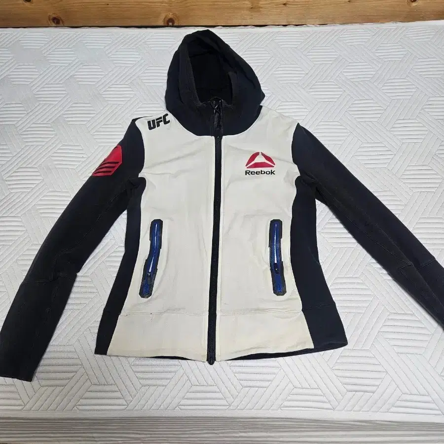 리복 x UFC 론다 로우지 워크아웃 후드집업 XS / Reebok UFC