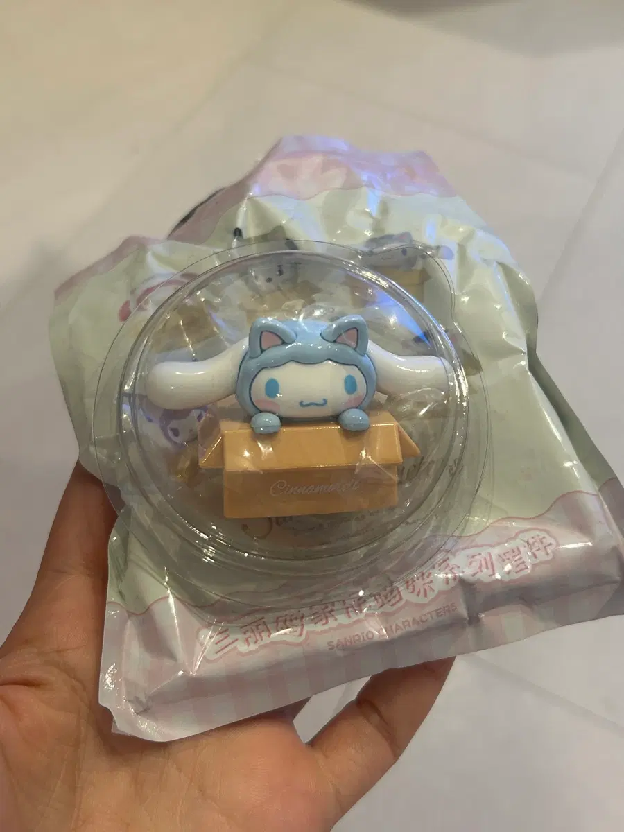 산리오 시나모롤 피규어