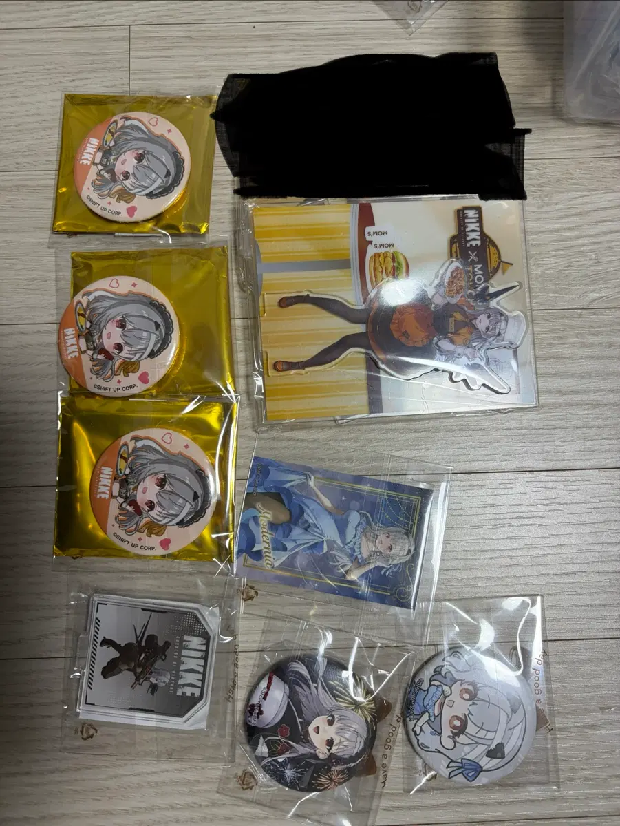 니케 모더니아 굿즈 일괄