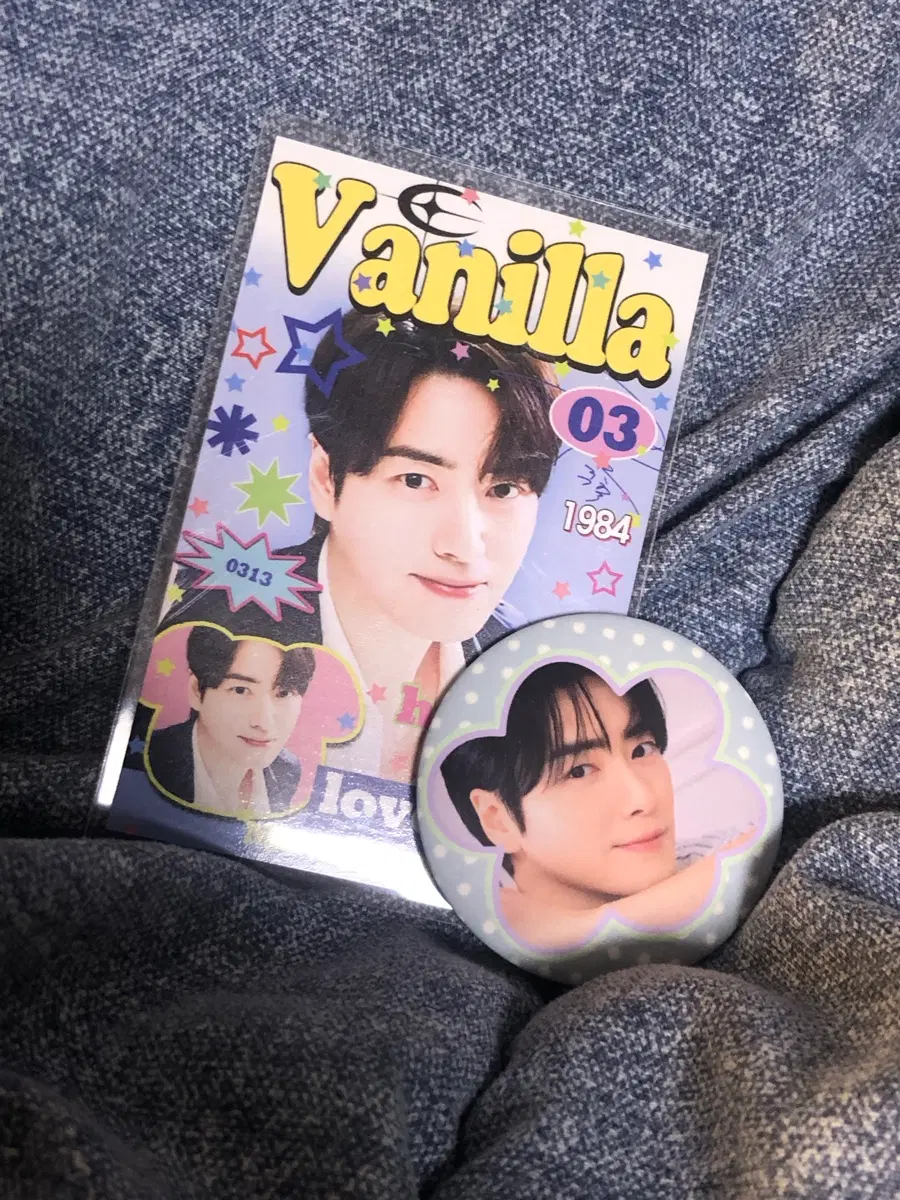 이준혁 배우 생일카페 생카 특전 포카 핀뱃지
