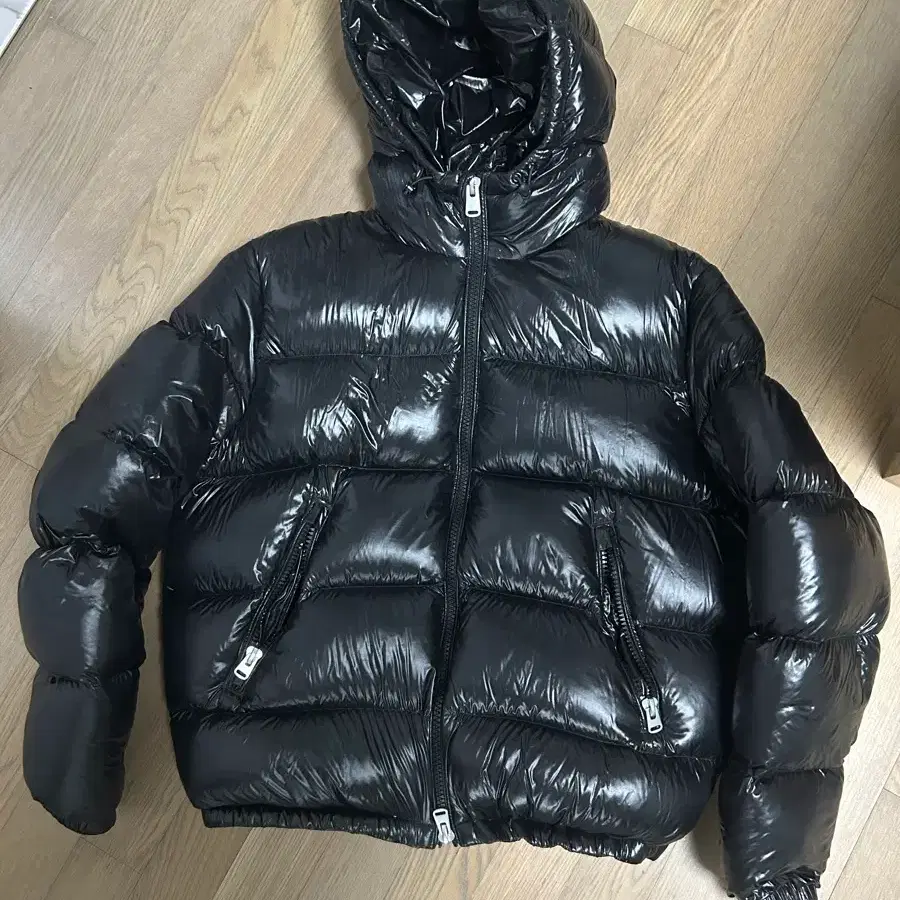 ZARA 몽클레어 유광 패딩
