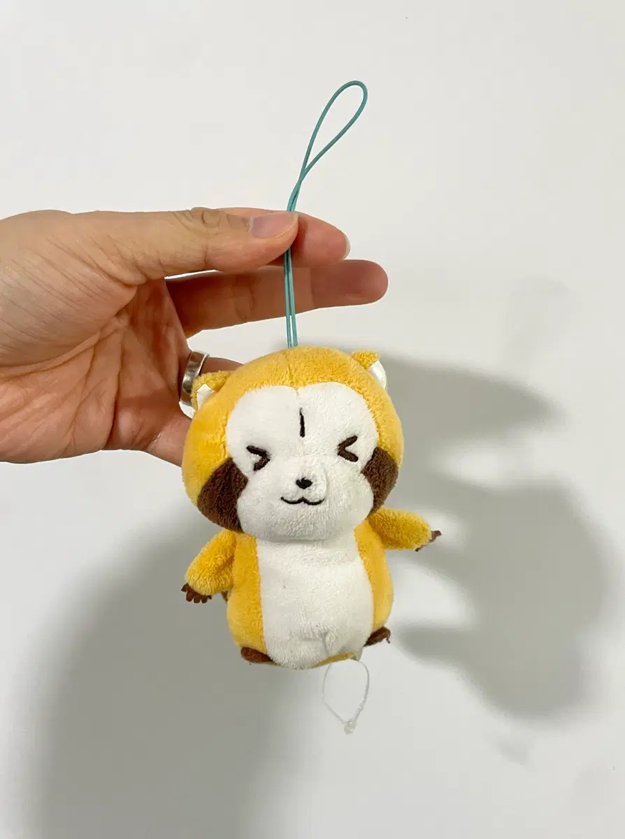 잔망스런 찡긋 라스칼 키링 인형