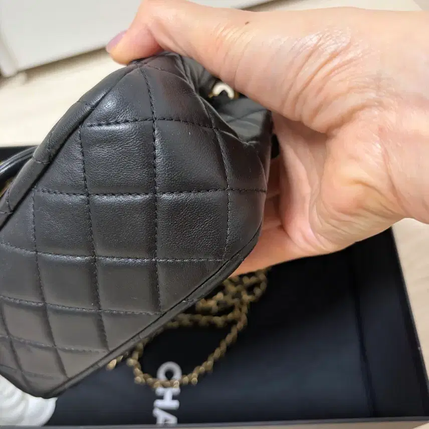 샤넬 쁘띠삭 골드볼 램스킨 30번대 사진 8
