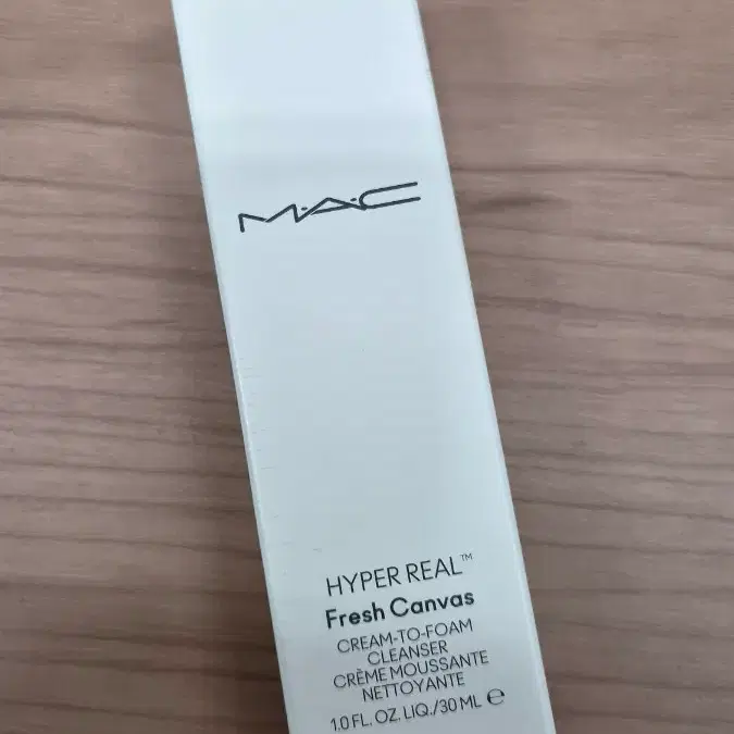맥 하이퍼 리얼 프레쉬 캔버스 클렌저 30ml (미개봉)