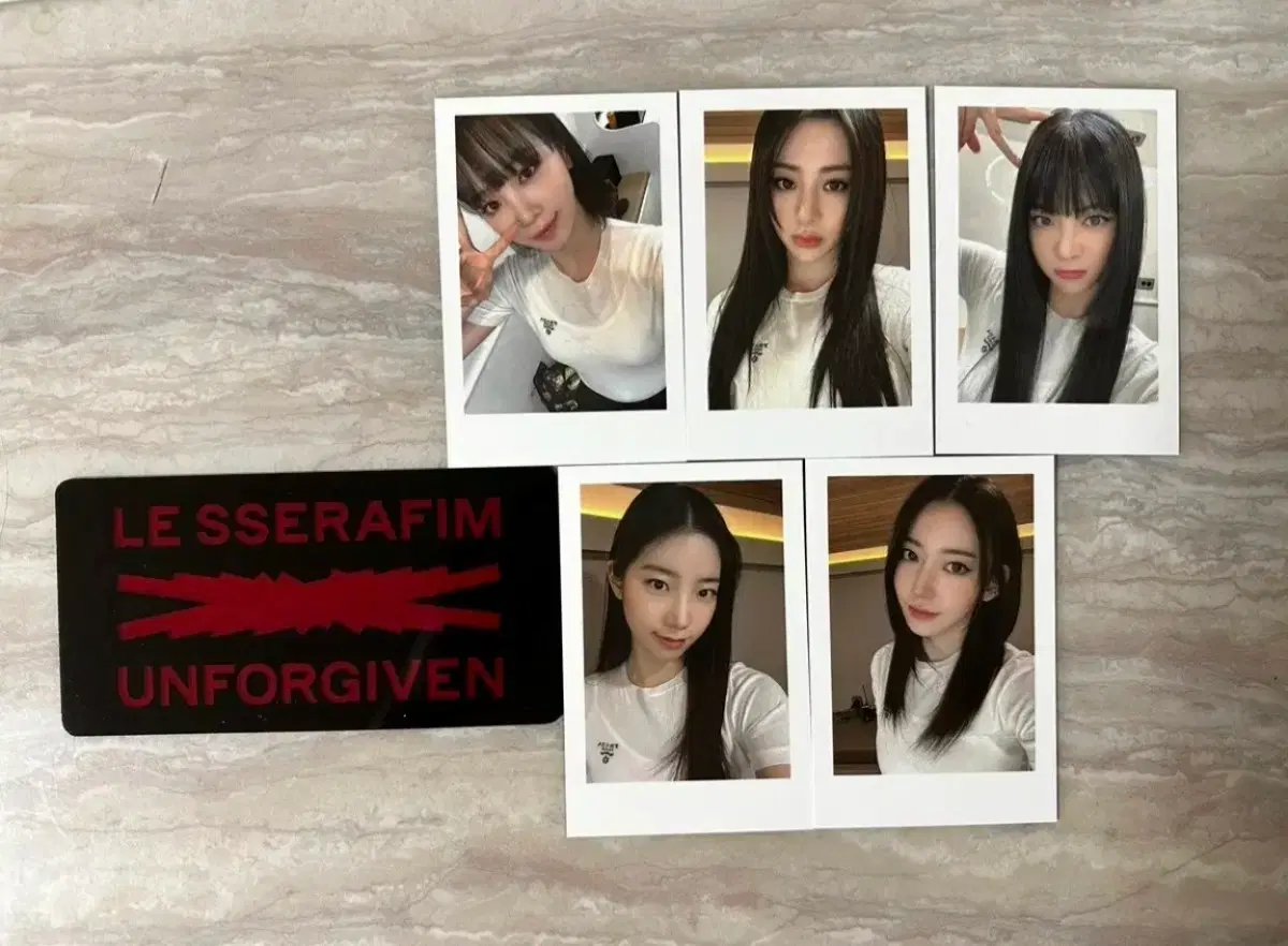 르세라핌 폴라 셋트 채원 사쿠라 윤진 카즈하 은채