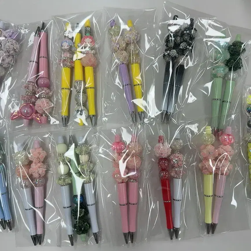 비즈볼펜(1세트당 8,000₩)