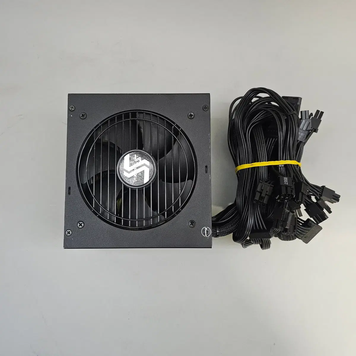 시소닉 FOCUS GOLD GM-850 세미모듈러 파워 판매합니다.