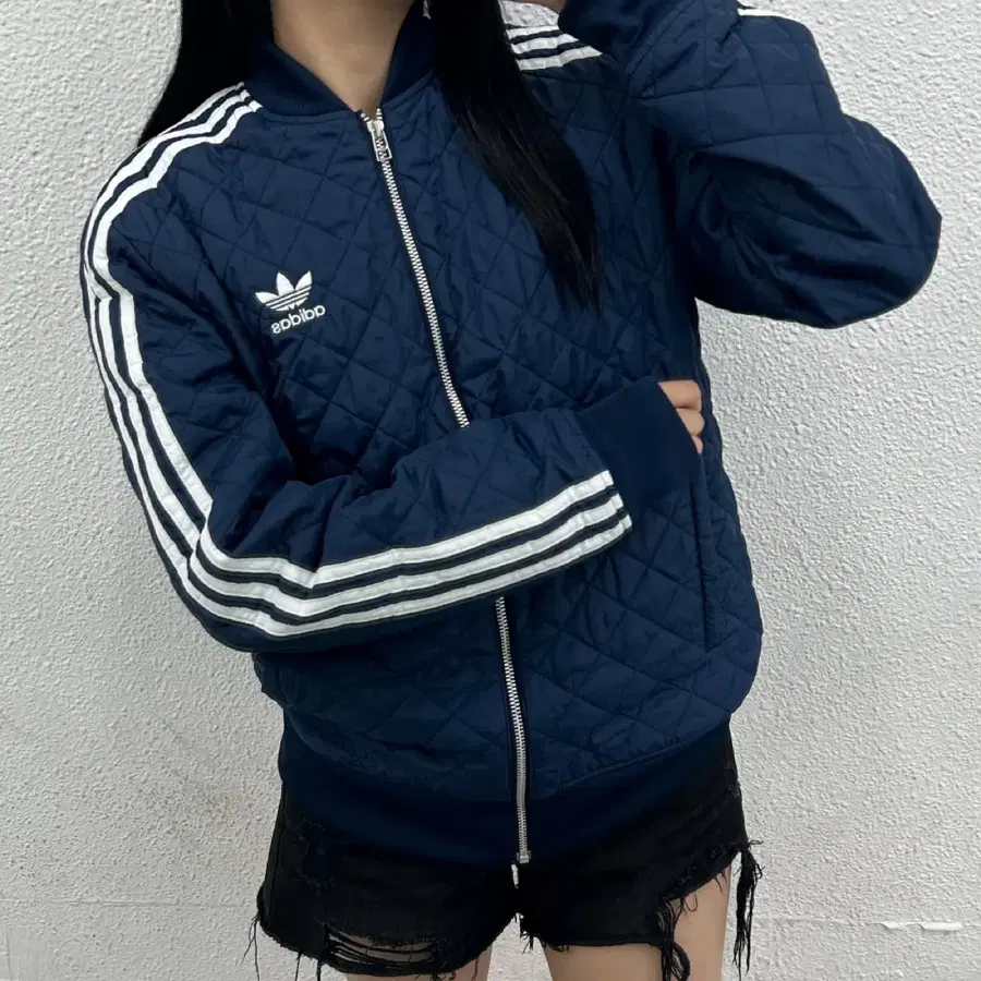 아디다스 퀄티드 화이트라인 네이비 패딩 자켓 95